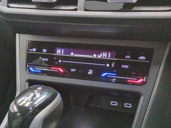 Volkswagen Polo 1.0 TSI R-Line DSG (95 ps) - BLUETOOTH - DIGITAL DASH - PADDLE S