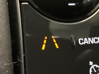 Land Rover Range Rover Evoque 2.0 D180 R-Dynamic HSE 4WD (180 ps) - LED - MERIDIAN AUDIO - REV