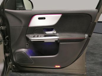 Mercedes-Benz EQA EQA 250 66.5kWh AMG Line (190 ps) - NAV - ADAPTIVE LIGHTS - MIRR