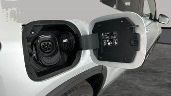 Mercedes-Benz GLA 1.3 GLA250e 15.6kWh Exclusive Edition Plug-in 8G-DCT (218 ps) - 