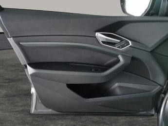 Audi e-tron 50 Technik quattro 71.2kWh (11kW Charger) (313 ps) - CARPLAY - L