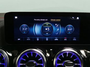 Mercedes-Benz EQA EQA 250 66.5kWh AMG Line (190 ps) - NAV - ADAPTIVE LIGHTS - MIRR