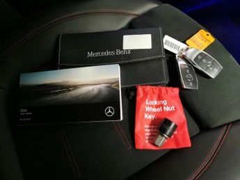 Mercedes-Benz EQA EQA 250 66.5kWh AMG Line (190 ps) - NAV - ADAPTIVE LIGHTS - MIRR