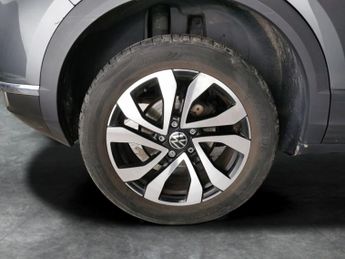 Volkswagen T-Roc 1.5 TSI EVO Active DSG (150 ps) - LED - HEATED SEATS - BLUETOOTH