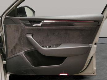 Skoda Superb 1.5 TSI ACT SportLine DSG (150 ps) - XENONS - SMARTLINK - ALCANT