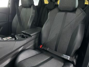 Peugeot 3008 1.6 13.2kWh Allure Plug-in e-EAT (225 ps) - LANE DEPARTURE  - BL