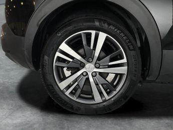 Peugeot 3008 1.6 13.2kWh Allure Plug-in e-EAT (225 ps) - LANE DEPARTURE  - BL