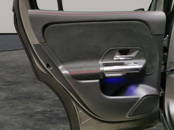 Mercedes-Benz EQA EQA 250 66.5kWh AMG Line (190 ps) - NAV - ADAPTIVE LIGHTS - MIRR