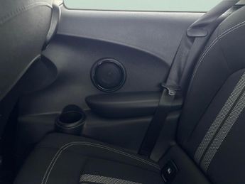 Mini Electric Hatch Cooper SE 32.6kWh Level 1 (184 ps) - CARPLAY - LED - NAV