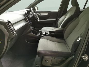 Volvo XC40 1.5h T4 Recharge 10.7kWh Core Plug-in (211 ps) - HEATED SEATS