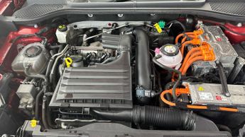 Cupra Formentor 1.4 eHybrid 12.8kWh V2 Plug-in DSG (204 ps) - LED - REVERSE CAM 