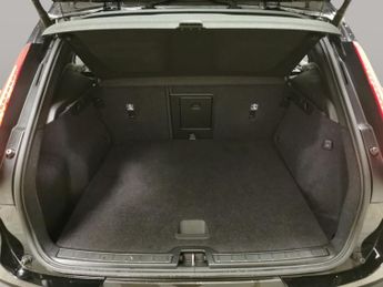 Volvo XC40 1.5h T4 Recharge 10.7kWh Core Plug-in (211 ps) - HEATED SEATS