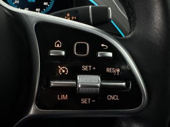 Mercedes-Benz EQC EQC 400 80kWh Sport 4MATIC (408 ps) - HEATED LEATHER - MIRROR PA