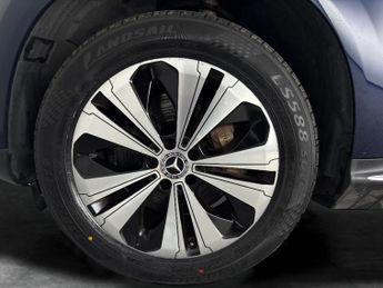 Mercedes-Benz EQC EQC 400 80kWh Sport 4MATIC (408 ps) - HEATED LEATHER - MIRROR PA