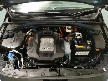 Hyundai Ioniq 38.3kWh Premium (136 ps) - REVERSE CAM - NAV - HEATED SEATS