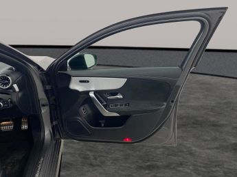 Mercedes-Benz A Class 1.3 A250e 15.6kWh AMG Line Edition (Executive) Plug-in 8G-DCT (2