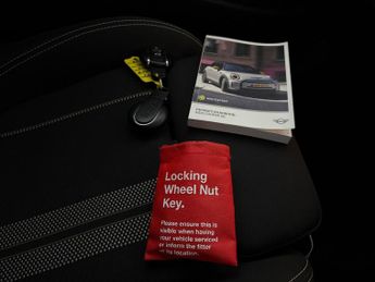 Mini Electric Hatch Cooper SE 32.6kWh Level 1 (184 ps) - CARPLAY - LED - NAV