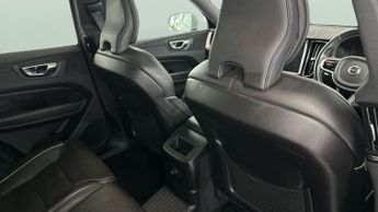 Volvo XC60 2.0h T8 Twin Engine 10.4kWh R-Design Plug-in AWD (390 ps) - SENS