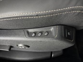 Peugeot 3008 1.6 13.2kWh GT Premium Plug-in e-EAT (225 ps) - LED - REVERSE CA