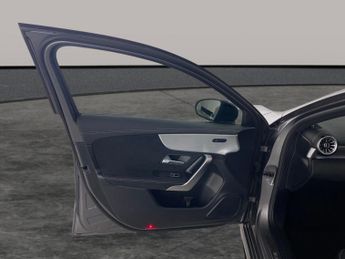 Mercedes-Benz A Class 1.3 A250e 15.6kWh AMG Line Edition (Executive) Plug-in 8G-DCT (2