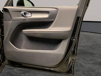 Volvo XC40 1.5h T4 Recharge 10.7kWh Inscription Plug-in (211 ps) - PARK ASS