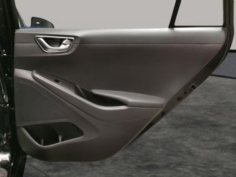 Hyundai Ioniq 38.3kWh Premium (136 ps) - REVERSE CAM - NAV - HEATED SEATS