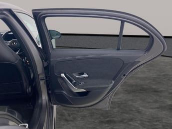 Mercedes-Benz A Class 1.3 A250e 15.6kWh AMG Line Edition (Executive) Plug-in 8G-DCT (2