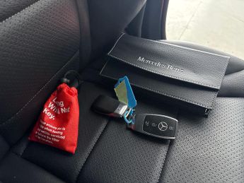 Mercedes-Benz EQC EQC 400 80kWh Sport 4MATIC (408 ps) - HEATED LEATHER - MIRROR PA