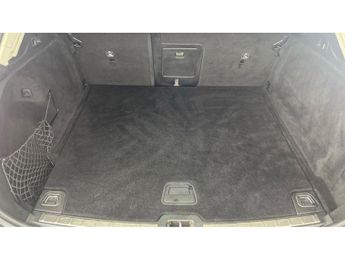 Volvo XC60 2.0 B4 MHEV Momentum Pro AWD (197 ps) - B PILLAR VENTILATION