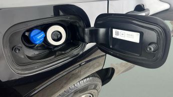 Volvo XC60 2.0 B4 MHEV Momentum Pro AWD (197 ps) - SENSUS SAT NAV - PARK AS