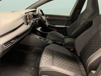 Volkswagen Golf 2.0 TDI R-Line DSG (150 ps) - LED - HEATED STEERING - WIFI