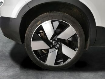 Volvo XC40 Recharge 69kWh Ultimate (231 ps) - ADAPT CRUISE - HK AUDIO - CAR