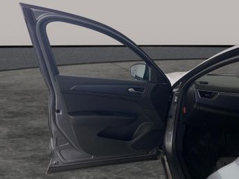 Renault Arkana 1.6 E-TECH Iconic 2WD (145 bhp) - CRUISE - SPEED LIMIT RECOG - P