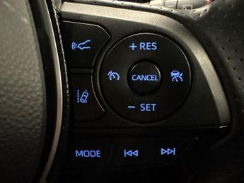 Toyota Corolla 1.8 VVT-h GPF GR SPORT CVT (122 ps) - REVERSE CAM - NAV - HEATED