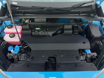 MG Mg4 64kWh SE Long Range (203 ps) - LED - BLUETOOTH - DRIVING MODES