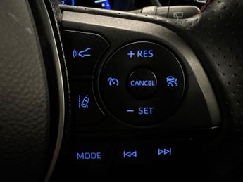 Toyota Corolla 1.8 VVT-h GPF GR SPORT CVT (122 ps) - REVERSE CAM - NAV - HEATED