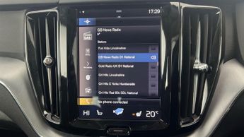 Volvo XC60 2.0 B4 MHEV Momentum Pro AWD (197 ps) - SENSUS SAT NAV - PARK AS