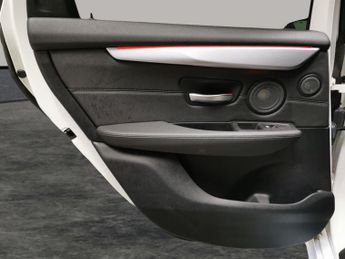 BMW 2 Series Active Tourer 2.0 220d M Sport xDrive (190 ps) - REVERSE CAM - SUN PROTECTION 