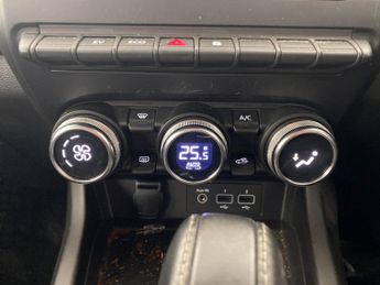 Renault Arkana 1.6 E-TECH Iconic 2WD (145 bhp) - CRUISE - SPEED LIMIT RECOG - P