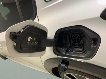 Peugeot E-208 50kWh GT (136 ps) - LED - REVERSE CAM - NAV