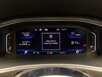 Volkswagen T-Roc 2.0 TDI R-Line DSG (150 ps) - BLUETOOTH - 20IN ALLOYS - DIGITAL 