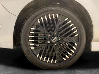 Nissan Leaf 39kWh N-Connecta (150 ps) - LANE DEPARTURE  - HEAT PACK