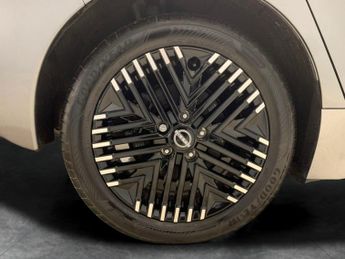 Nissan Leaf 39kWh N-Connecta (150 ps) - LANE DEPARTURE  - HEAT PACK