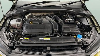 Volkswagen Golf 1.5 eTSI MHEV R-Line DSG (150 ps) - PARK SENSORS - KEYLESS START