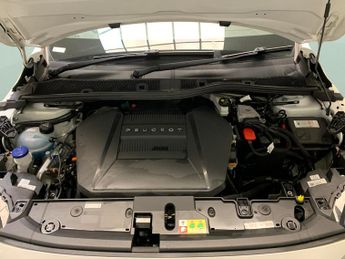 Peugeot E-208 50kWh GT (136 ps) - LED - REVERSE CAM - NAV