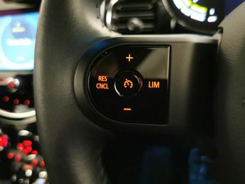 Mini Electric Hatch Cooper SE 32.6kWh Level 2 (184 ps) - LED - REVERSE CAM - NAV