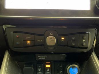 Nissan Leaf 39kWh N-Connecta (150 ps) - LANE DEPARTURE  - HEAT PACK