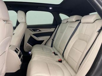 Jaguar F-PACE 2.0 D200 MHEV R-Dynamic SE AWD (204 ps) - CARPLAY - KEYLESS ENTR