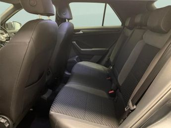 Volkswagen T-Roc 2.0 TDI R-Line DSG (150 ps) - BLUETOOTH - 20IN ALLOYS - DIGITAL 