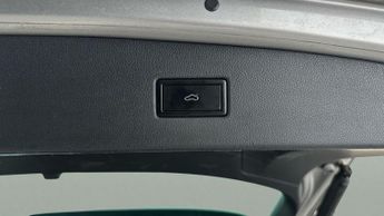 Volkswagen Tiguan 2.0 TDI R-Line Tech DSG (150 ps) - ELECTRIC BOOT - PAN ROOF - AD